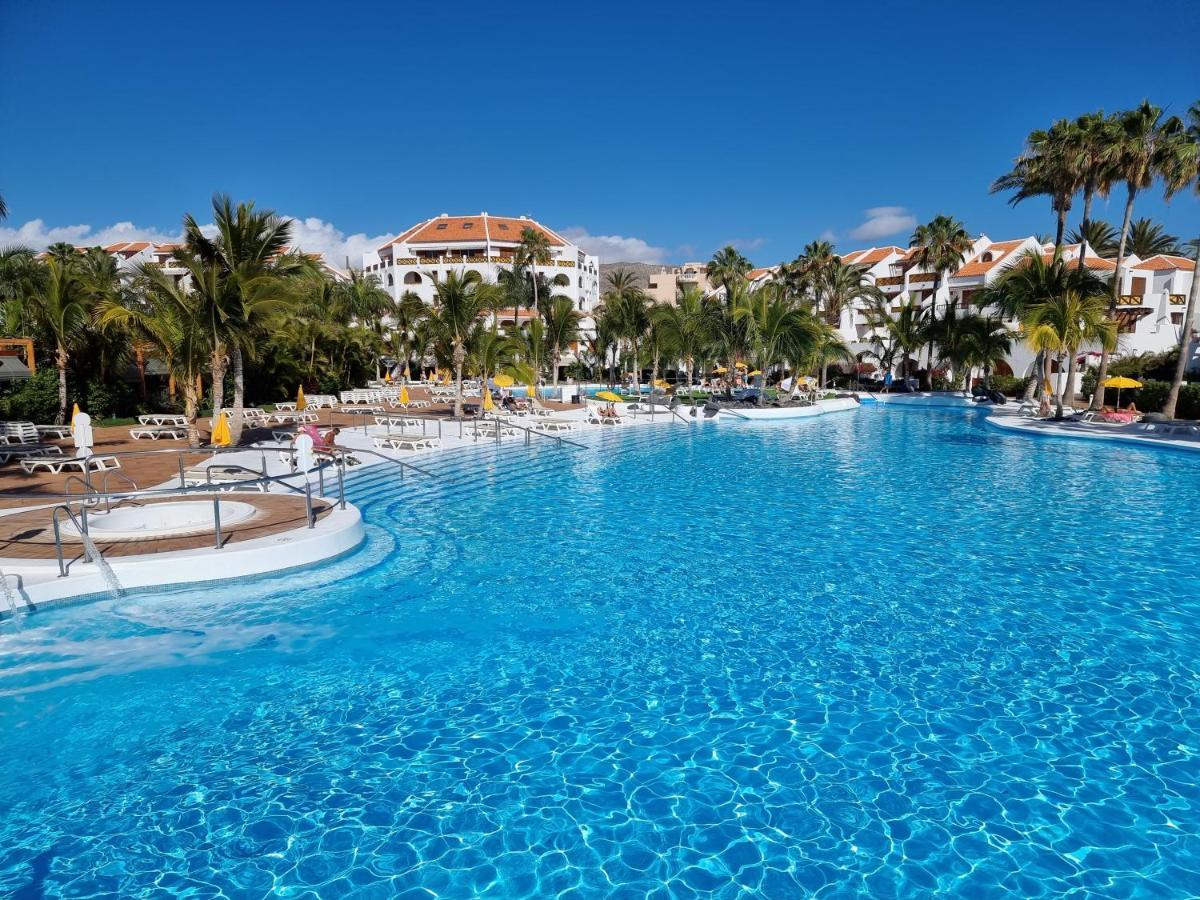 Studio No 2 Just 100 To Beach And Sea, Large Terrace, Heated Pool, Wifi, Aircondition For A Fee Playa de las Americas  Exterior foto