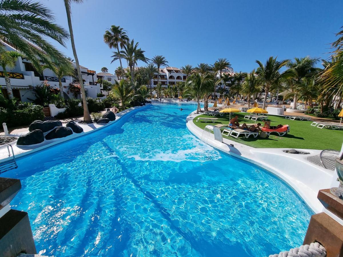 Studio No 2 Just 100 To Beach And Sea, Large Terrace, Heated Pool, Wifi, Aircondition For A Fee Playa de las Americas  Exterior foto