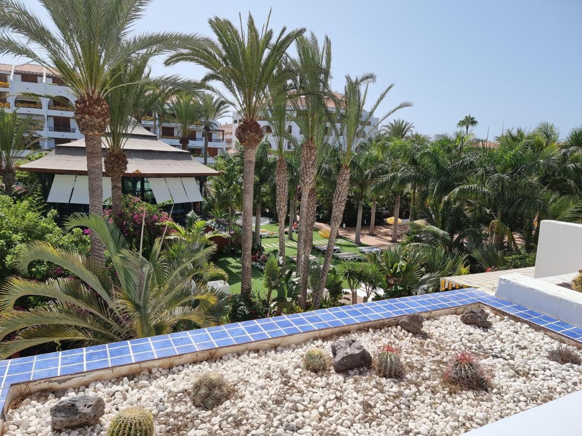 Studio No 2 Just 100 To Beach And Sea, Large Terrace, Heated Pool, Wifi, Aircondition For A Fee Playa de las Americas  Exterior foto